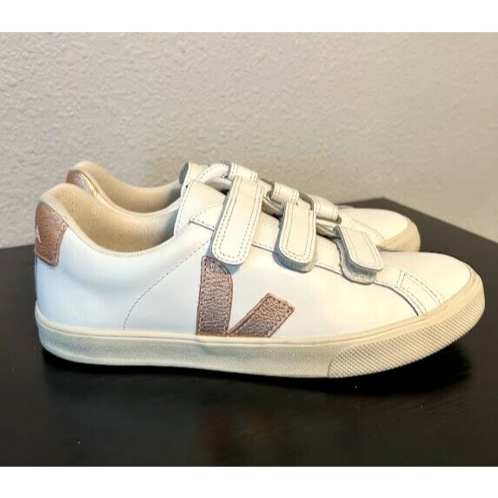 Veja Recife Logo Sneaker 38 US 7 White Metallic Rose Gold Hook & Loop 3 Strap
